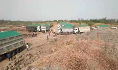 बालू का अवैध परिवहन करते 26 डम्फर जब्त