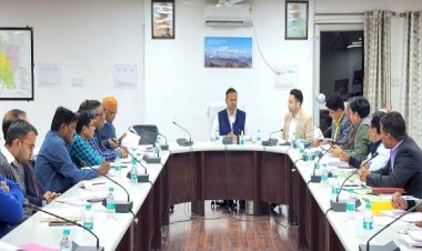 पाइप पेयजल परियोजना की धीमी प्रगति होने पर कार्यदाई संस्था को नोटिस जारी