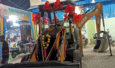 दूल्हा बने ‘योगी’ को दहेज में बुलडोजर मिला, ससुर ने दमाद को दिया अनोखा सरप्राइज