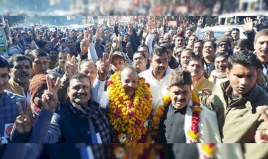 शिक्षक MLC चुनाव :  सुरेश कुमार त्रिपाठी व लालमणि द्विवेदी ने समर्थकों के साथ किया नामांकन पत्र दाखिल