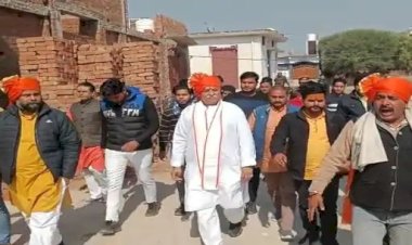 जालौन में प्रवीण तोगड़िया का विवादित बयान,मुसलामनों की आबादी पर तुरंत अंकुश लगे
