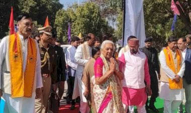 यूपी की राज्यपाल आनंदीबेन पटेल पहुंची झाँसी के बुंदेलखंड विश्वविद्यालय, देखिये पूरी खबर