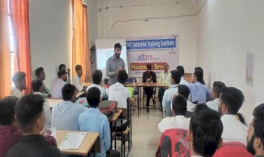 अडानी ग्रुप की कम्पनी में KCNIT Pvt.I.T.I. के 32 छात्र छात्राओं का चयन
