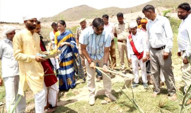डीएम ने बरुवा नाला खुदाई को किया भूमि पूजन’