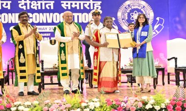 टेक्नोलॉजी का उपयोग गरीबों के उत्थान में करें : द्रौपदी मुर्मू