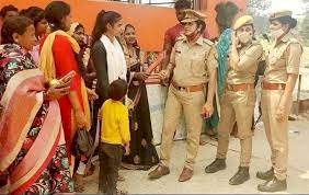 महिला सुरक्षा विशेष दल द्वारा जिले के सभी क्षेत्रो में बालिकाओं  व महिलाओं को किया जागरुक