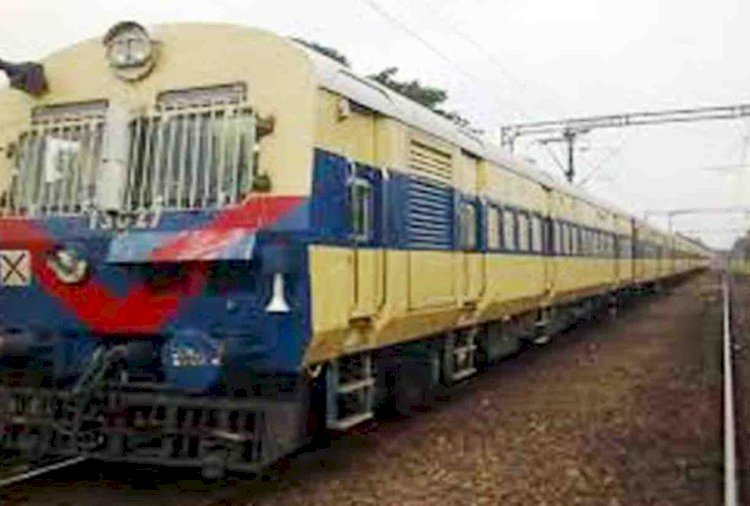 UPSSSC परीक्षार्थियों के लिए राहतः कानपुर-फतेहपुर मेमू स्पेशल ट्रेन चलेगी, रोडवेज की 100 स्पेशल बसें भी दौडेंगी