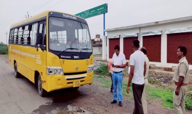 एआरटीओ ने चेकिंग अभियान चलाकर दो स्कूली वाहनों को किया सीज