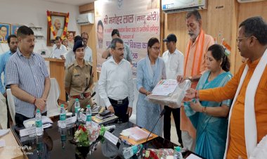 बाढ़ की तैयारियों को लेकर सभी अधिकारियों को मंत्री ने किया सचेत