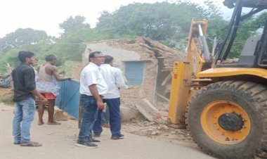 सरकारी भूमि पर किए गए अतिक्रमण फिर चला बुलडोजर