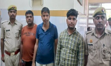 प्रवर्तन अधिकारियों की लोकेशन ट्रक ड्राइवरों  को देते थे ये तीन शख्स 