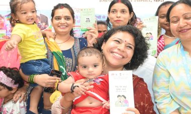 मण्डलीय चिकित्सालय में सघन मिशन इन्द्रधनुष अभियान का डीएम ने किया शुभारम्भ