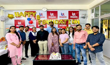 झांसी:बिनप्लस टेक्नोलॉजीज ने मनाया अपना आठवां स्थापना दिवस