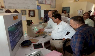 खैरार जंक्शन से झांसी तक दोहरीकरण के कार्यों का डीआरएम ने किया निरीक्षण