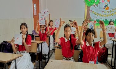 राखी मेकिंग कम्पटीशन में छात्र छात्राओं ने दिखाया हुनर