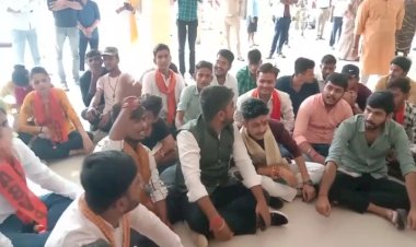 पं. जेएन कॉलेज के एमएससी प्रयोगशाला में पीएसी का कब्जा, गर्ल्स हॉस्टल में ताला लटका