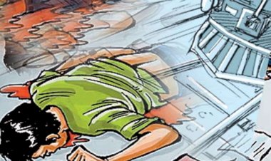 चलती ट्रेन में बदमाशों ने यात्री को लूटा, ज्वेलरी आर्टिफिशियल निकली, यात्री को ट्रेन के नीचे फेंका