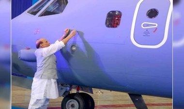 रक्षा मंत्री ने बनाया 'स्वास्तिक', फ्रांसीसी सी-295 विमान वायु सेना के बेड़े में शामिल