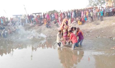 चित्रकूट : विसर्जन में नम हुई आंखें, गाजेबाजे के साथ विदाई