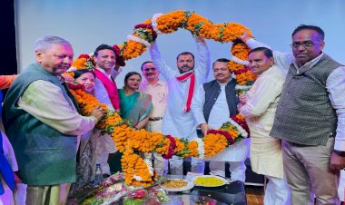 बांदाःदशहरा मिलन में इन नवनिर्वाचित जनप्रतिनिधियों का किया गया सम्मान