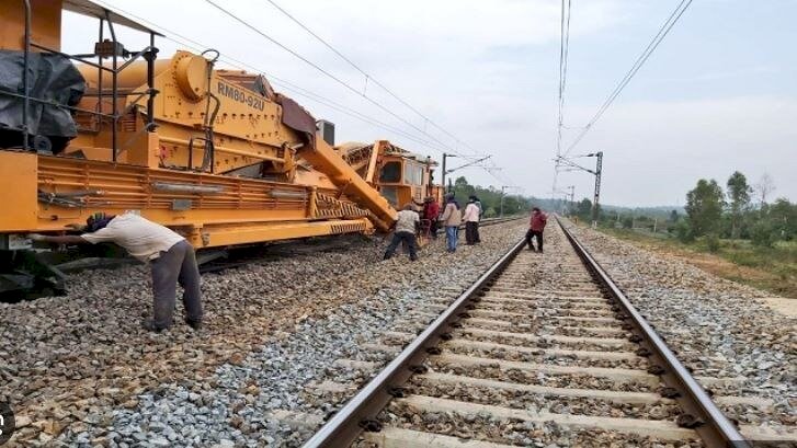 ललितपुर से खजुराहो होते हुए महोबा तक 229 किमी लंबी रेल लाइन का दोहरीकरण होगा