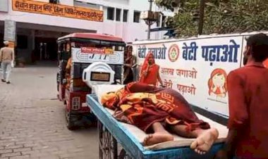ये देखो यूपी में स्वास्थ्य सेवा का नमूना, एंबुलेंस नहीं मिली तो ठेलिया में मरीज