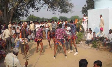 हमीरपुर के एक सरीला में पत्थर उखाड़ते ही दिवाली की मचती है धूम