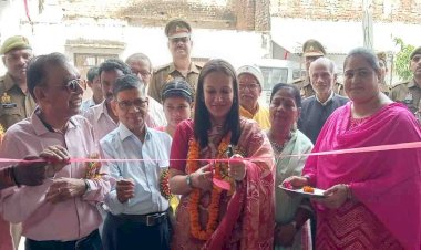 चित्रकूट : एसपी वृंदा शुक्ला ने दृष्टि संस्था की छात्राओं के साथ मनायी दीपावली