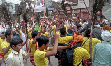 बुन्देलखण्ड के दिवारी नृत्य की देश में अलग पहचान, लाठी-डंडों के सहारे होता है हैरत अंगेज कर्तब
