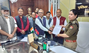 महोबाः पत्रकार को फर्जी मुकदमे में फंसाये जाने पर पत्रकारों में आक्रोश, जांच की मांग