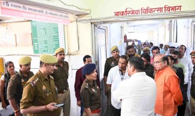 चित्रकूट : डीएम-एसपी ने घायलों का जाना हाल