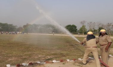 यहां tear gas छोडने से लोगों की मुसीबत बढी,राहगीर और दुकानदार भी चपेट में