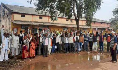 झाँसी में डीएपी खाद न मिलने से किसानों में फूटा गुस्सा