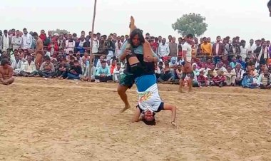 बांदाःफतेहपुर की महिला पहलवान खुशी ने हरियाणा की मंजू को, ढाक दांव लगाकर किया चित्त