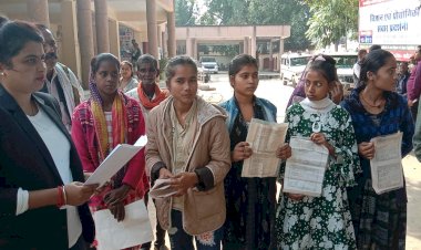 बेटियों की शादी का पैसा बाल विकास परियोजनाअधिकारी, कर्मचारी हजम कर गए