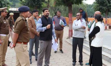 चित्रकूट : रामायण मेला का भ्रमण कर लिया व्यवस्थाओं का जायजा