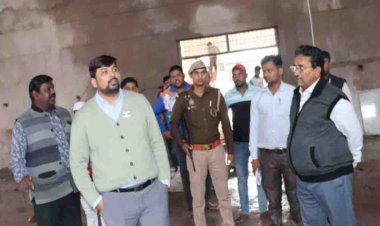 चित्रकूट : भवन के चारों तरफ सीसी रोड का करायें निर्माण : डीएम