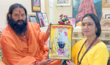 नदियों व पर्यावरण संरक्षण के लिए पदयात्रा कर रहीं शिप्रा