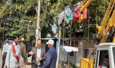 बांदाः नगर निकायों द्वारा विशेष अभियान चलाकर 1736 अवैध होर्डिंग्स हटाये गए