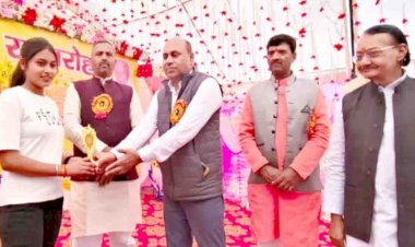 कॉलेज में धूमधाम से मनाया गया वार्षिकोत्सव