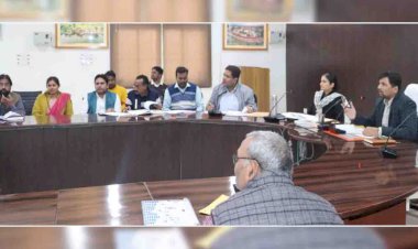 चित्रकूट : डीएम व अपर मुख्य कार्यपालक अधिकारी यूपीडा ने जानीं समस्याएं