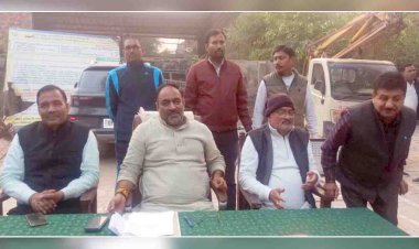 चित्रकूट : नपं अध्यक्ष संजीव मिश्र ने व्यापारियों के साथ की बैठक