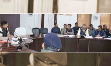 शासन की मंशा के अनुरूप गुणवत्तापूर्ण करायें निर्माण कार्य : डीएम