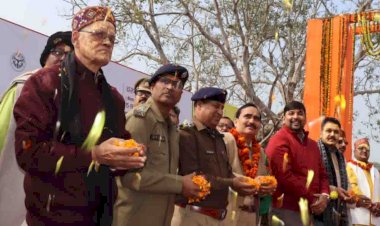 चित्रकूट : साधु-संतो समेत आमजन ने की पुष्प वर्षा