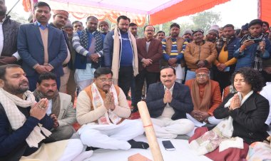 कलेक्ट्रेट चौराहे से मवई चौराहा तक सडक चौड़ीकरण कार्य का शुभारम्भ