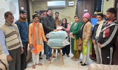 झाँसी : एक और कन्या को उपहार देकर डाॅ. संदीप ने किया विदा