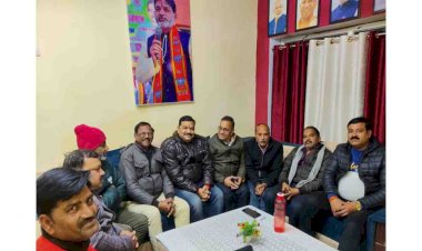 झाँसी : श्री चित्रगुप्त चौराहा निर्माण पर गोष्ठी संपन्न