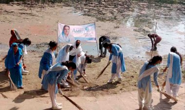 सेवादारों ने पुल घाट व बांध में चलाया सफाई अभियान