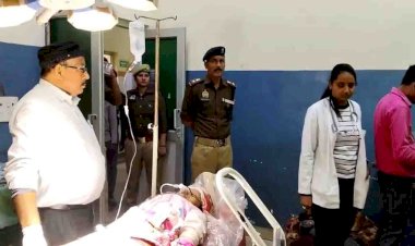 बुंदेलखंड एक्सप्रेसवे में तेज रफ्तार बाइक डिवाइडर से टकराई, मासूम समेत चार की मौत