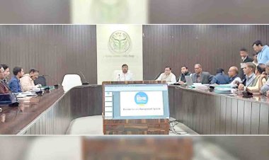 चुनाव संबंधी कार्यों में न हो लापरवाही : डीएम